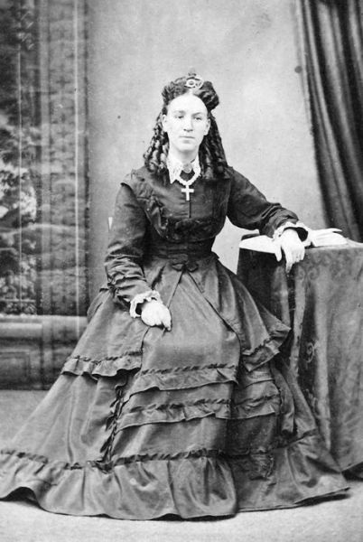1890 Helen Eva Lily Buttfield Davies