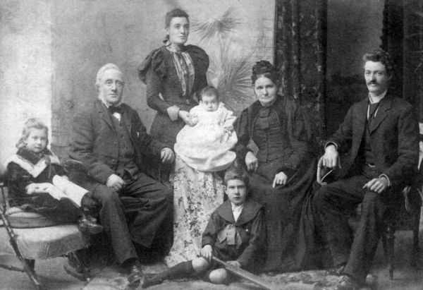 1900 Barber, Sargent families