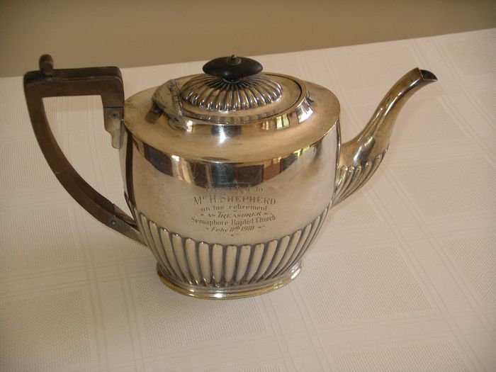 1910 Henry Shepherd teapot