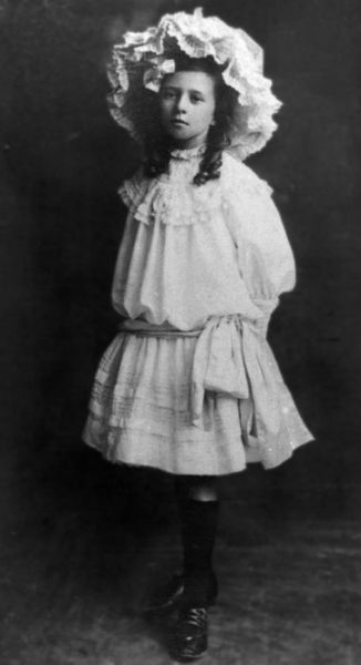 1911 Thelma Chapman