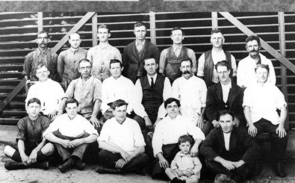 1925 02 Chapman Factory Employees