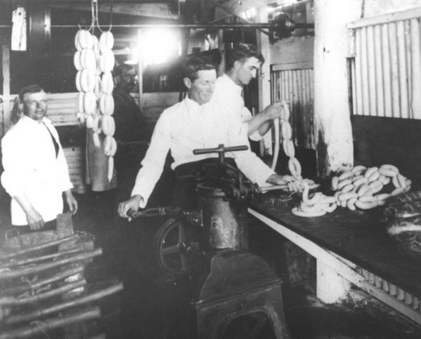 1925 Chapman Factory - making sausages