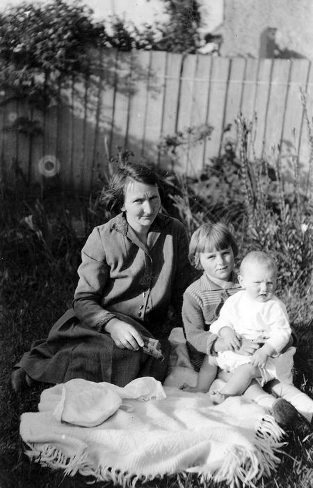 1926 Violet, Eunice, Betty Stevenson