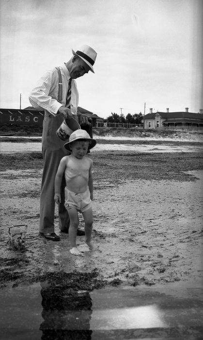1943 01 Largs Bay - Horace Walker, John Shepherd