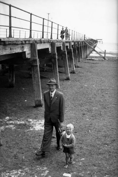 1943 02 Largs Bay - Horace Walker, John Shepherd