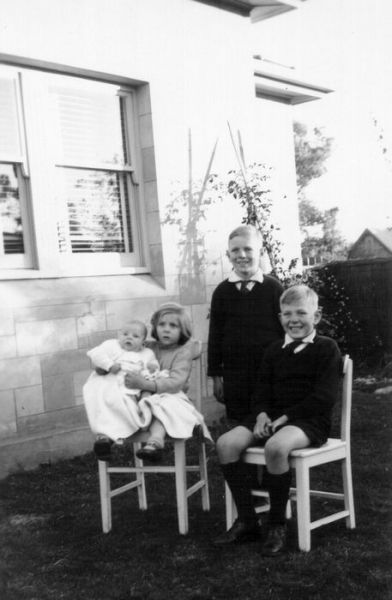 1948 03 Keys Rd - Shepherd children