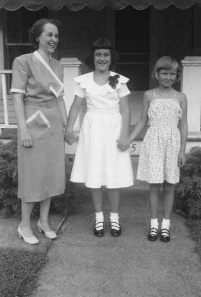1952 Garfield Ave Eloise, Martha Brown, Angeline Burnett