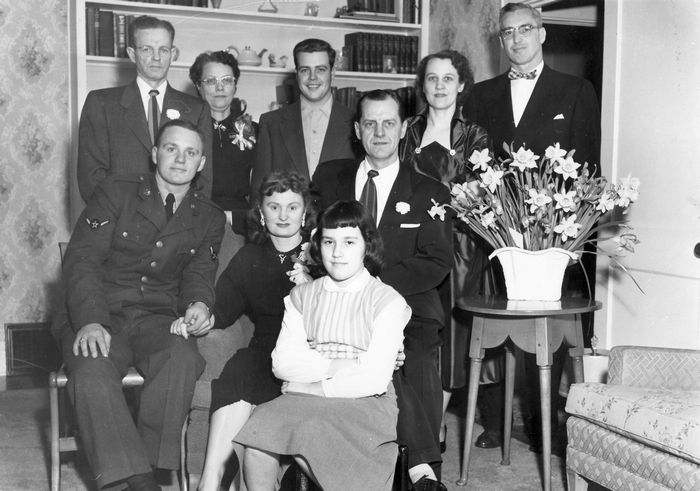 1952 Garfield Ave Niday, Brown families