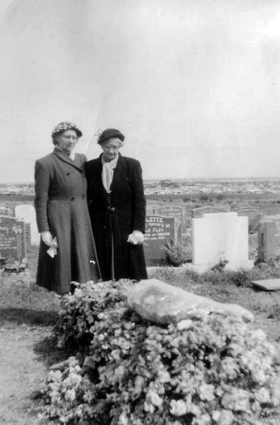 1956 03 Clement John Marsom Shepherd burial - Jean, Mabel Shepherd