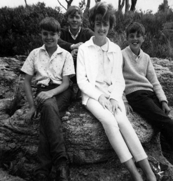 1966 02 Walker Family