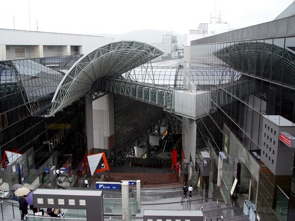 2004-05-20 2693 Kyoto Station