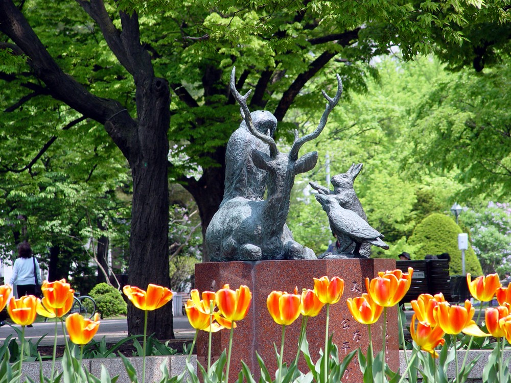 2004-05-26 2912 Sapporo, Hokkaido - Odori Park